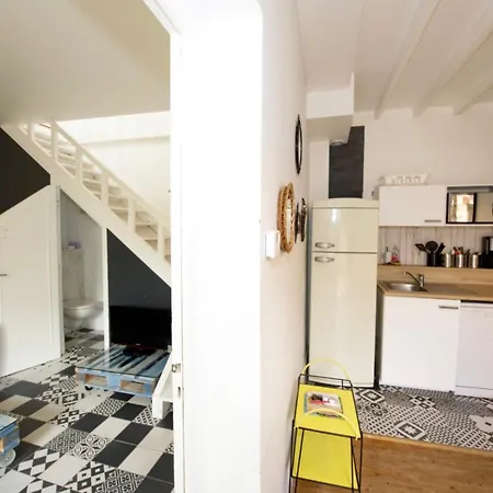 Eco Maison Entiere Avec Terrasse Dans Jardin Potager Piscine Parking Holiday home Rouen