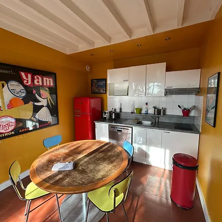 Eco Maison Entiere Avec Terrasse Dans Jardin Potager Piscine Parking Dom wakacyjny *