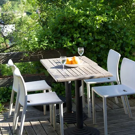 Eco Maison Entière Avec Terrasse Dans Jardin Potager Piscine Parking *